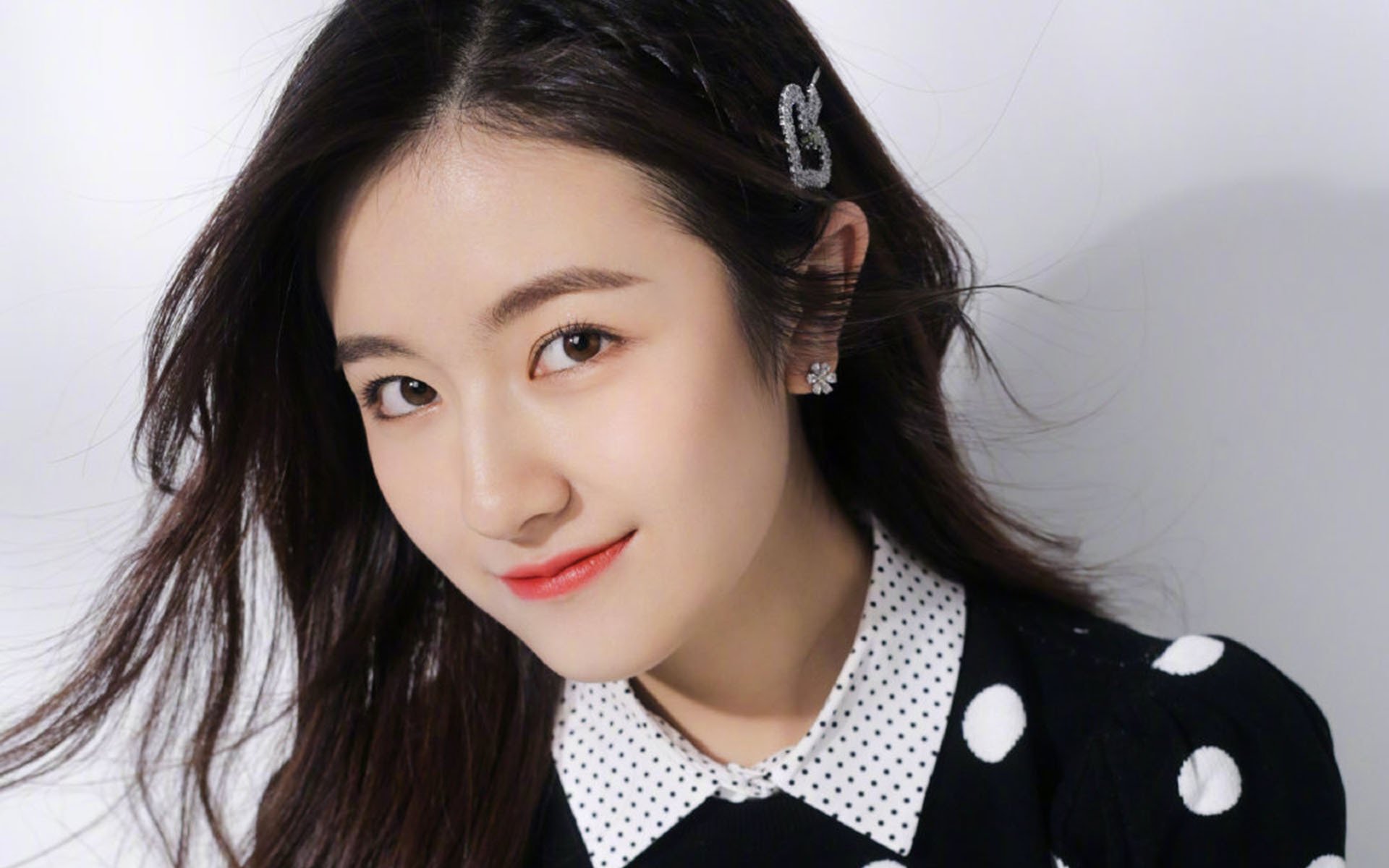 乐鱼官网-“亚戈·卡尔曼的强大防守与快速进攻，助力阿根廷美洲狮队攻守兼备”